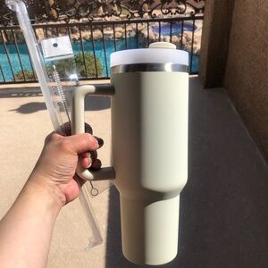 Cream Insulated Tumbler with Handle *new